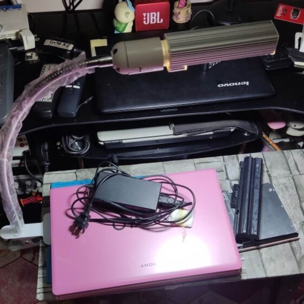 52 Ledli Parlak Beyaz Işık Metal Spiral Akrobat Masa Lambası